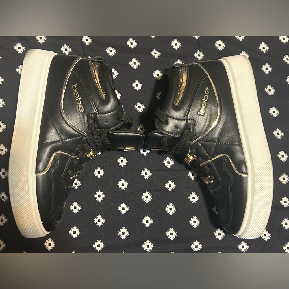Bebe black high tops w/ gold accents & white bottoms- size 8 &1/2 - Picture 5 of 8